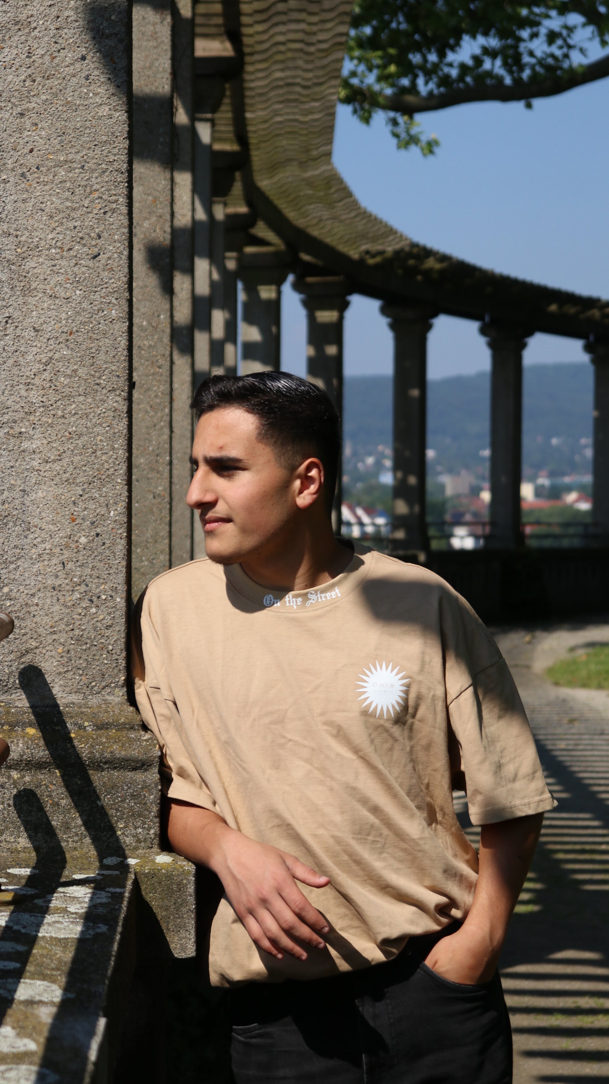 63 OTSV2 T-Shirt – ( Beige – Weiß )