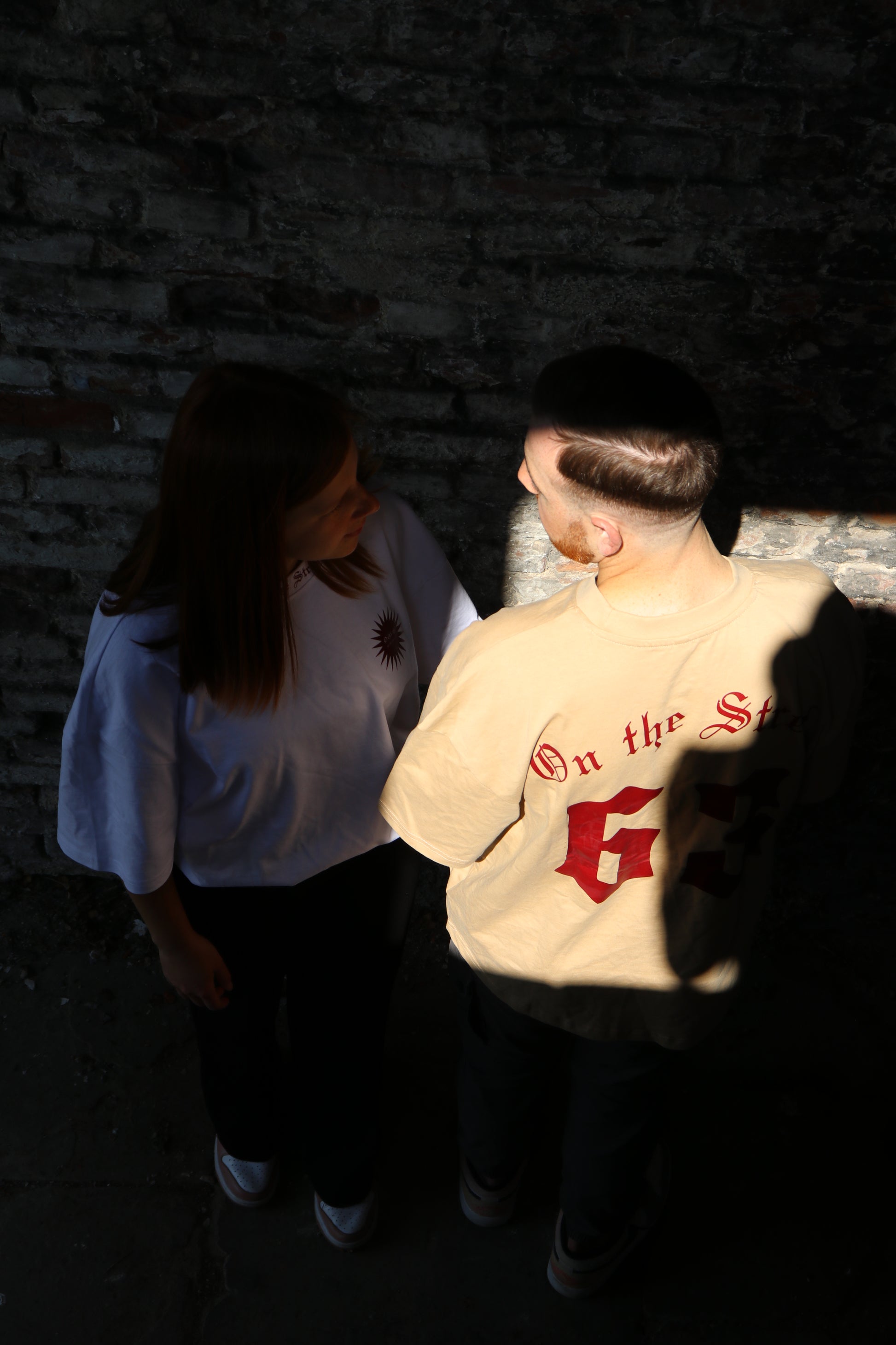 63 OTSV2 T-Shirt – ( Beige – Rot )